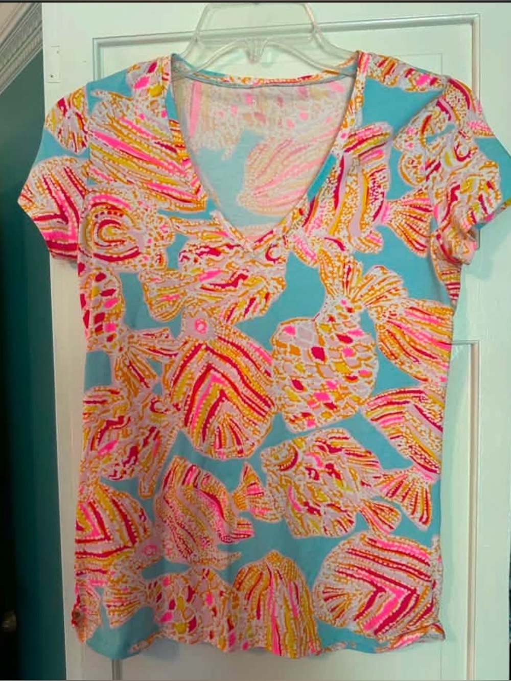 Lilly Pulitzer Aqua Shell-Print V-Neck Tee with Pink & Gold Accents